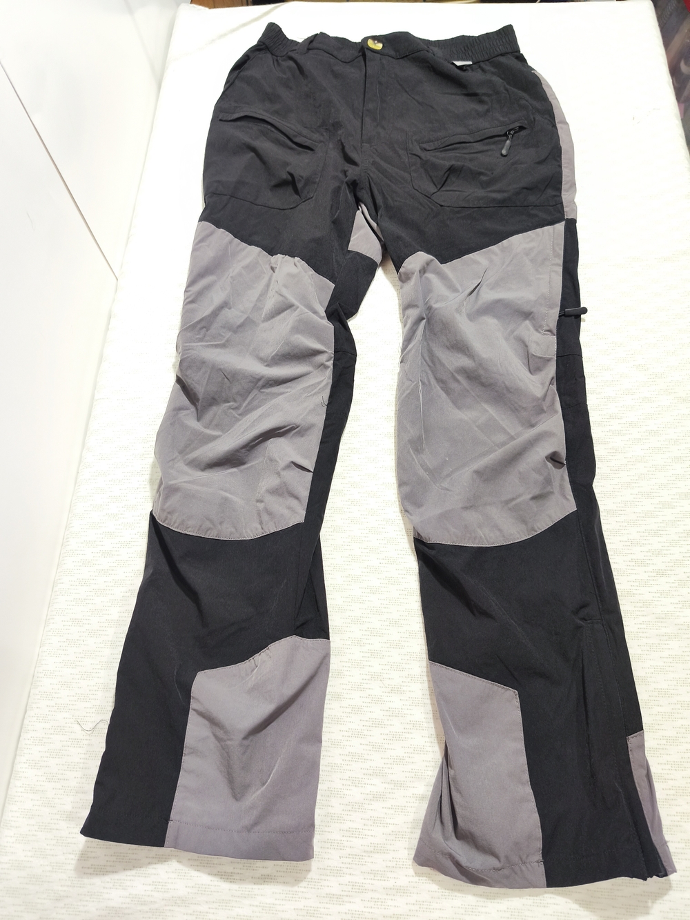 Hiking pants men's are from the brand Mapamyumco  size Medium